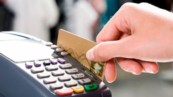 El Gobierno avanza en la desregulación de las tarjetas de crédito