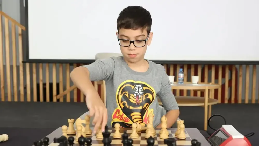 Bombazo en el ajedrez: un argentino de 10 años le ganó al número 1 del mundo