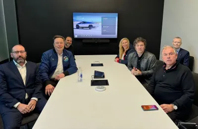 El Presidente se reunió con Elon Musk y recorrió la fábrica de Tesla