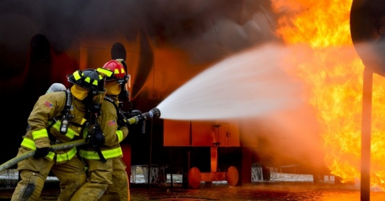 Alerta por pirómano desconocido: incendios intencionales aterrorizan al vecindario