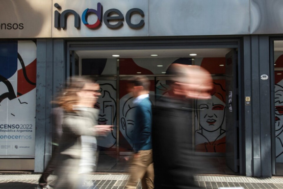 La inflación subió al 2,4% en febrero y acumuló 66,9% en doce meses