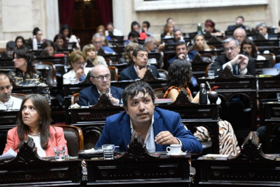 Congreso: Diputados debate la moratoria y el bono a jubilados