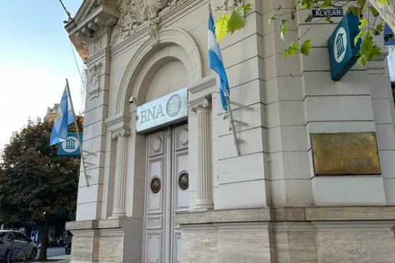 El gobierno anunció el cierre de 60 sucursales del Banco Nación en todo el país