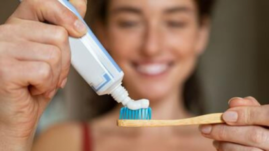 La Anmat prohibió una crema dental por causar efectos adversos