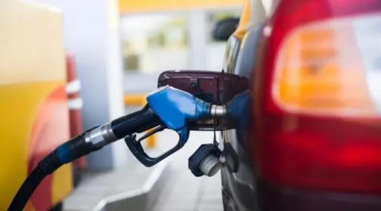 El Gobierno postergó hasta septiembre el aumento de impuestos sobre naftas y gasoil