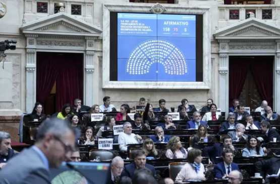 La oposición se unió y le propinó 12 derrotas en una sesión maratónica