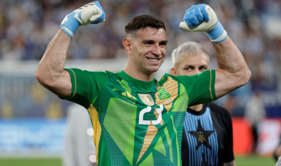 El “Dibu” Martínez fue nuevamente nominado a mejor arquero del mundo