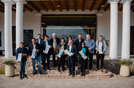El gobierno no pierde tiempo y comenzó la campaña a cara a las legislativas